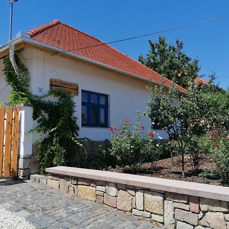 Csenduelo Vendeghaz Apartment Ношвай Екстериор снимка