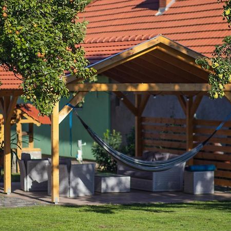 Csenduelo Vendeghaz Apartment Ношвай Екстериор снимка