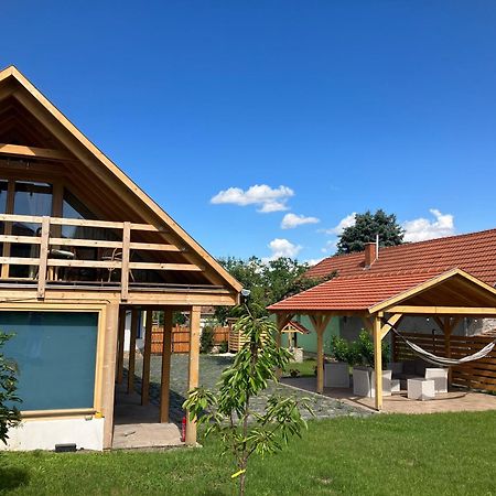 Csenduelo Vendeghaz Apartment Ношвай Екстериор снимка